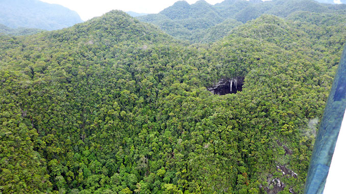 Cueva más grande del mundo en Miri