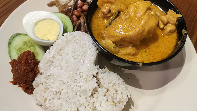 comida malasia nasi lemak