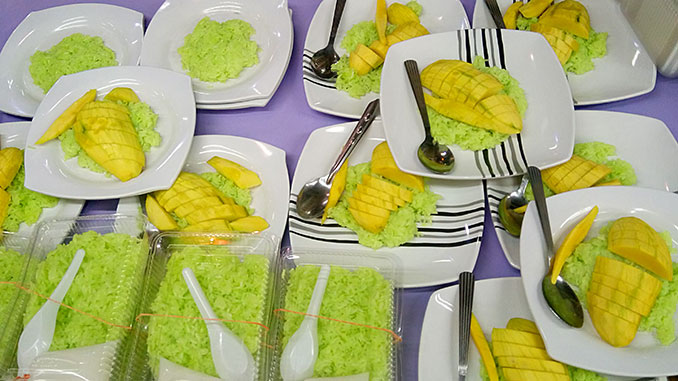 Plato de arroz con mango de Malasia